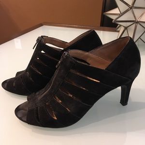 Aerosoles black suede heels size 8